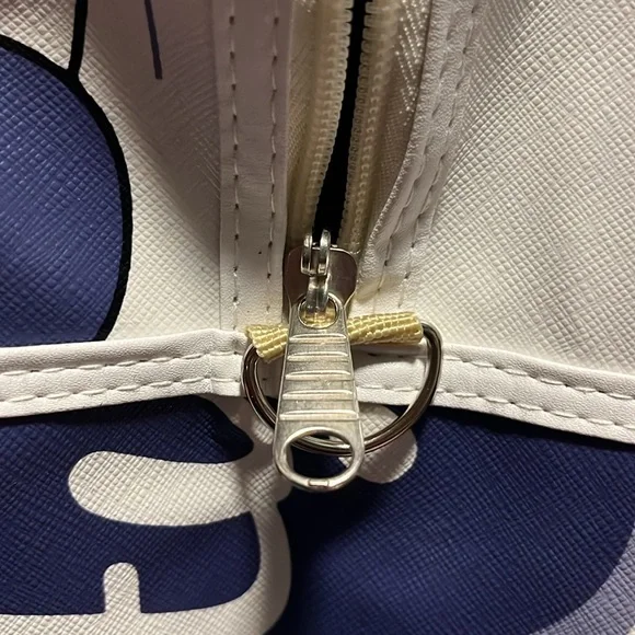 Hello Kitty Licensed Travel Tote Bag Large - Picture 8 of 8